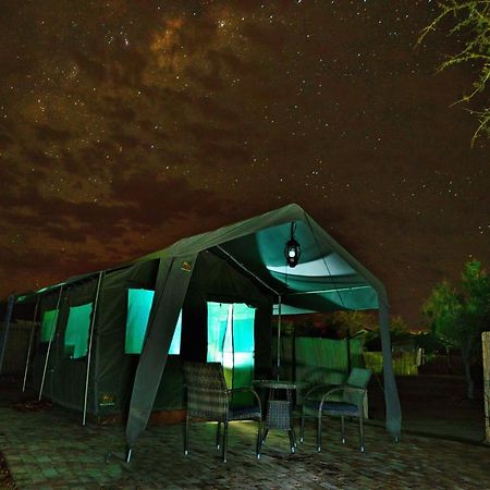 מלון Uis Brandberg Rest Camp מראה חיצוני תמונה