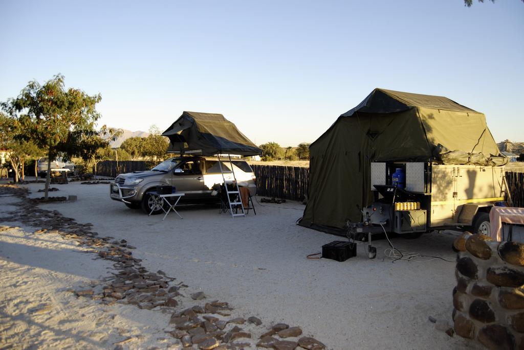 מלון Uis Brandberg Rest Camp מראה חיצוני תמונה
