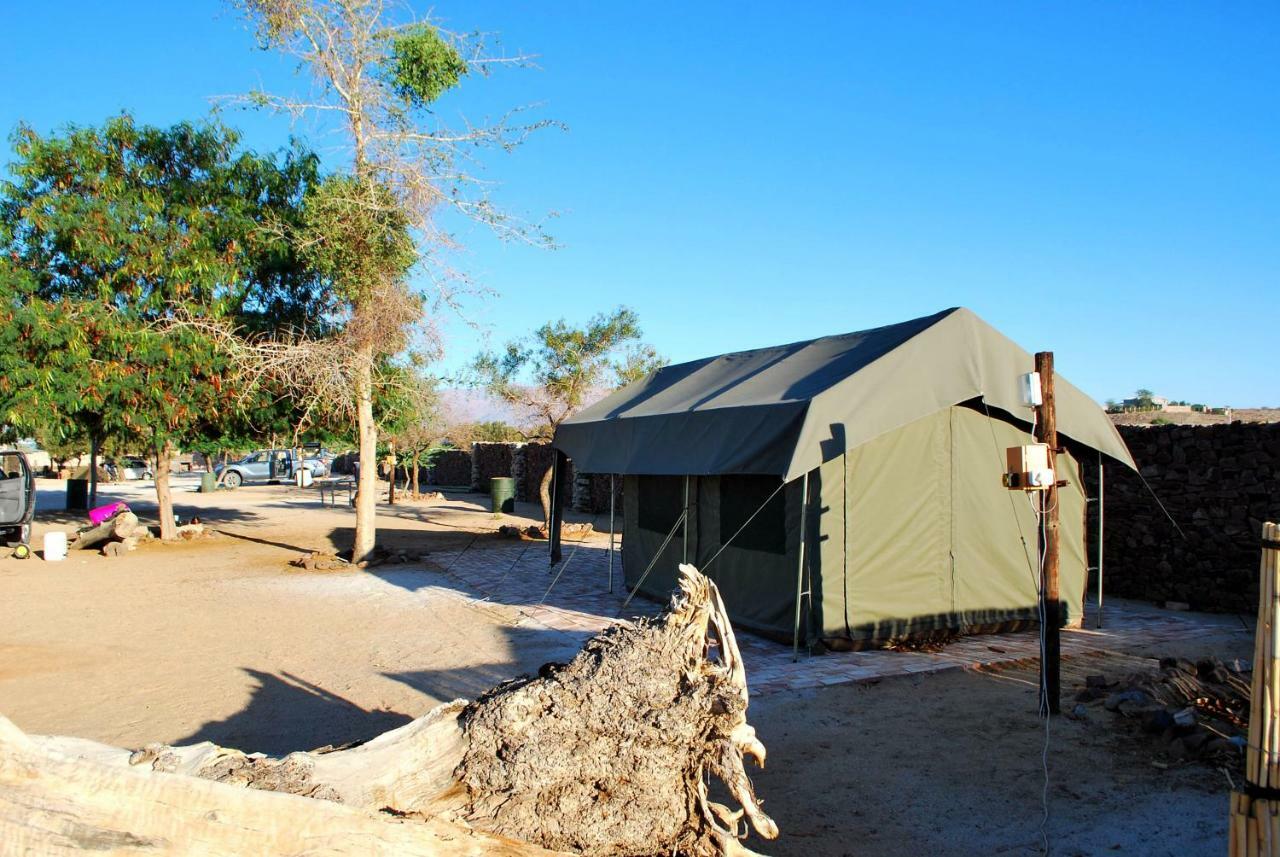 מלון Uis Brandberg Rest Camp מראה חיצוני תמונה