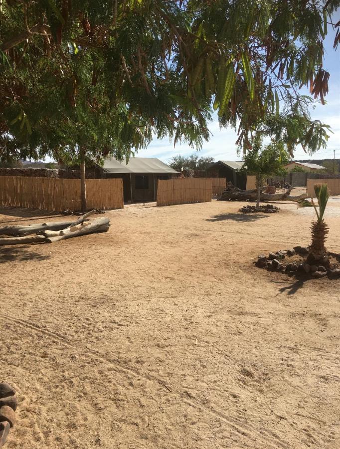 מלון Uis Brandberg Rest Camp מראה חיצוני תמונה